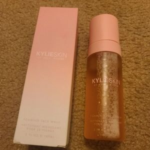 Kylie Skin Foaming Face Wash